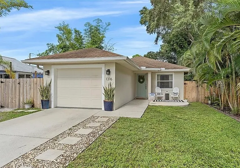 1316 Charlotte Ave — Photo 2