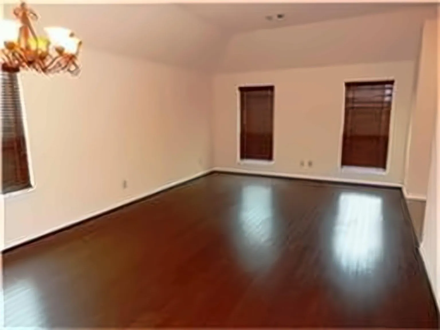4 bed, 2.0 bath, 1928 sqft, $2,550 — Photo 2