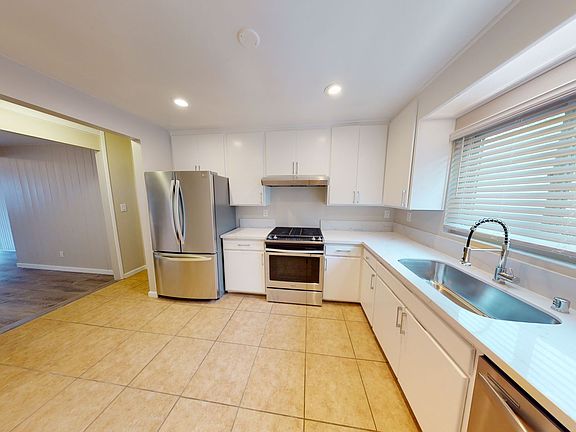 4th image of 5303 Hewlett Dr