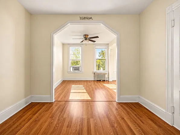 637 Vanderbilt St, Brooklyn, NY 11218
