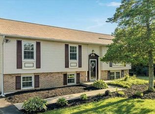 8201 Morningside Dr, Manassas, VA 20112