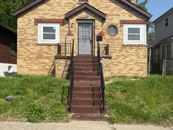 1208 Gruner Pl, Saint Louis, MO 63133