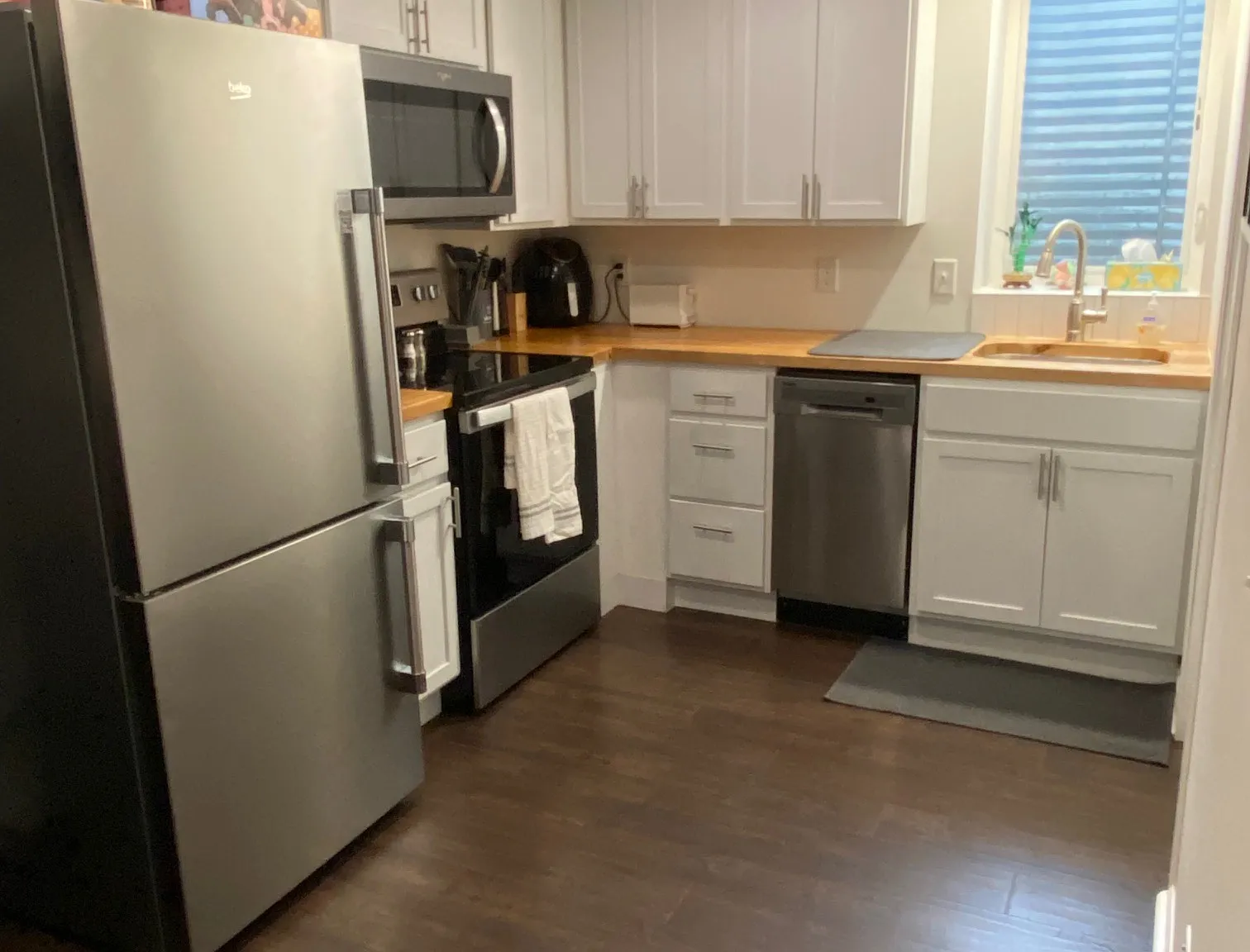 Studio, 775 sqft, $1,050 — Photo 2