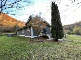 413 Left Fork Of Upper Chloe, Pikeville, KY 41501