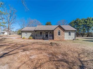 539 Knox Cir, Social Circle, GA 30025