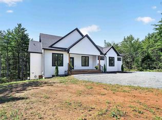 524 & 526 Perrin Dr, Fall River, NS B2T1X8