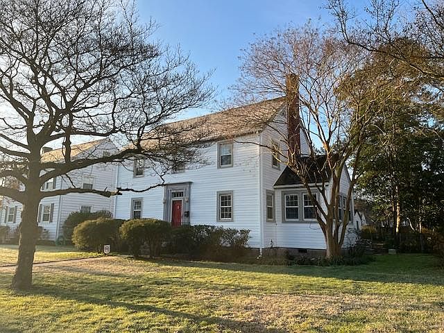 1st image of 411 Sussex Dr
