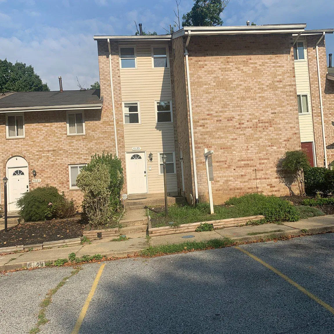 3 bed, 2.0 bath, 2245 sqft, $2,800 — Photo 1
