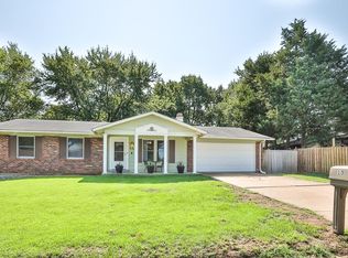 15 Appletree Dr, Saint Peters, MO