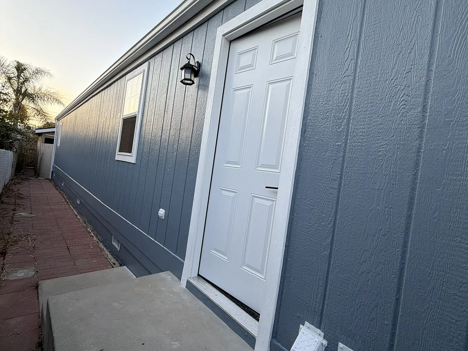 3 bed, 924 sqft, $3,250 — Photo 1