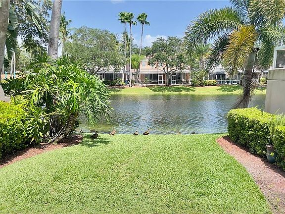3rd image of 5669 Cove Cir