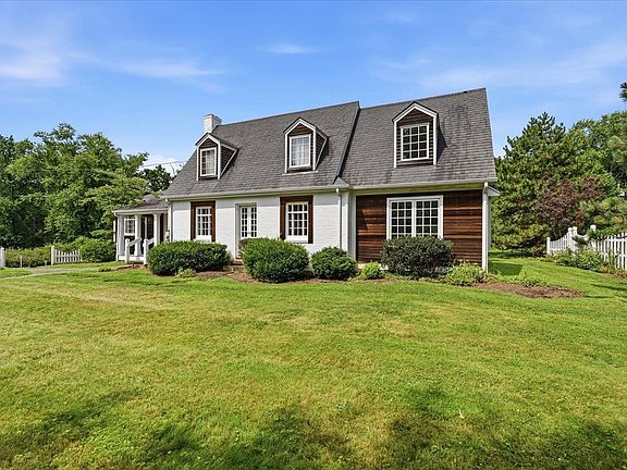 2nd image of 2359 James Dr