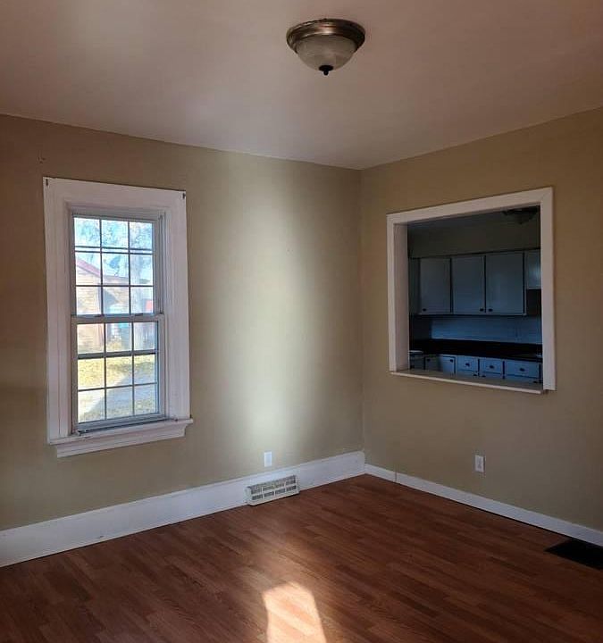 1st image of 410 E Madison Ave