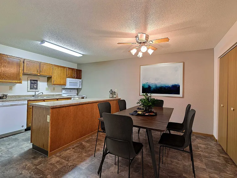 Fargo, ND Kennedy Apartments | Dining