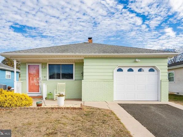 205 Bonaire Dr, Toms River, NJ 08757
