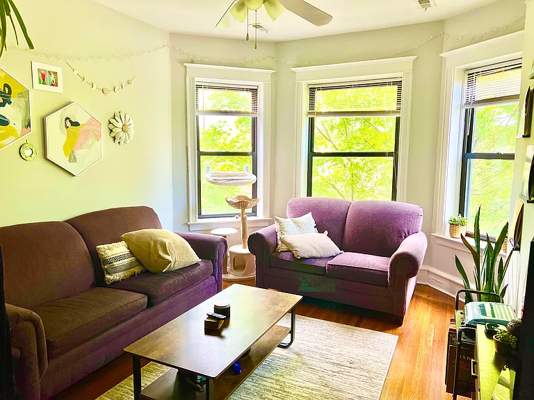 903 W Sheridan Rd #3 — Photo 2