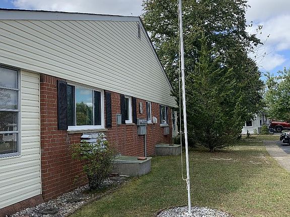 3rd image of 2 A Yorktowne Parkway