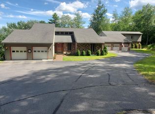 31 Myron Hall Rd, Raymond, ME 04071