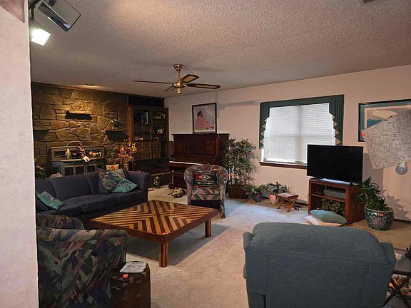 3rd image of 128 W Olympic Dr