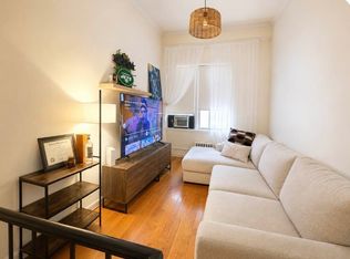 319 E 90th St #1C, New York, NY 10128