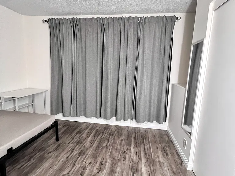 527 S Orange Ave #B — Photo 3