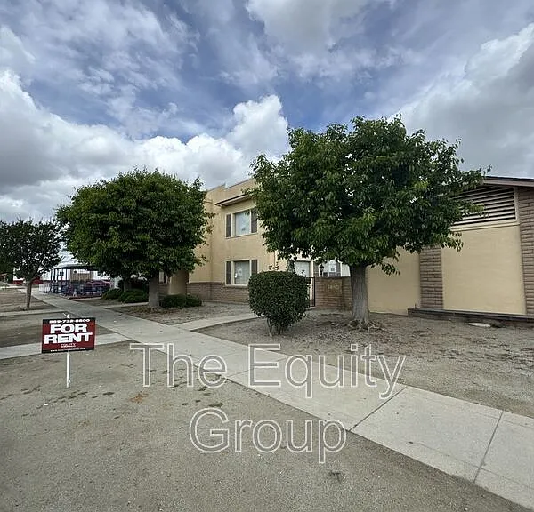 1124 E St #D — Photo 1
