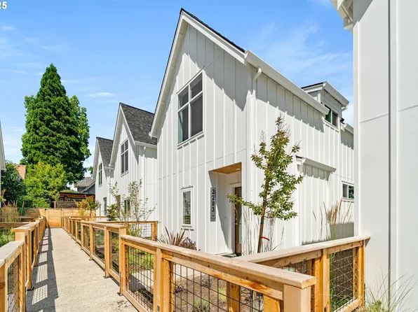 2283 N Humboldt St, Portland, OR 97217