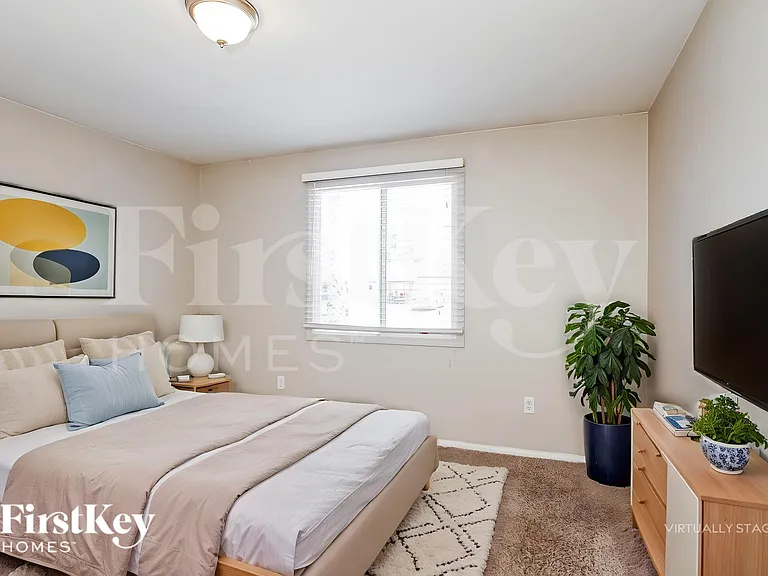 3733 E Eugie Ave — Photo 13