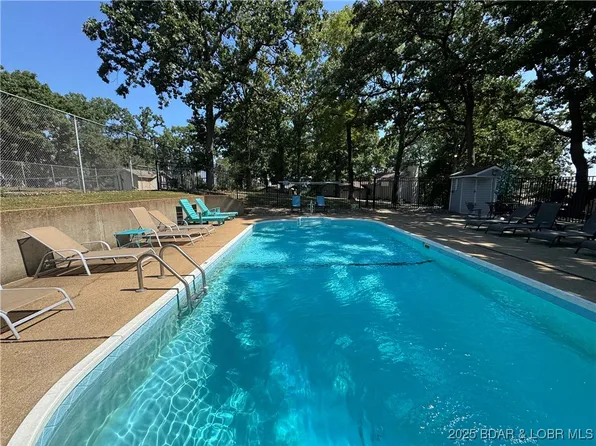 1556 Mockingbird Ln, Osage Beach, MO 65065