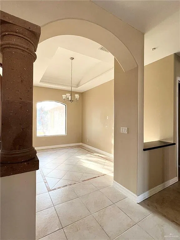 4 bed, 3.0 bath, 2100 sqft, $2,300 — Photo 4
