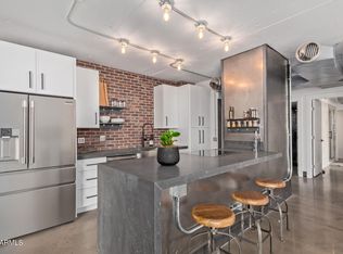 207 W Clarendon Ave #B22, Phoenix, AZ 85013