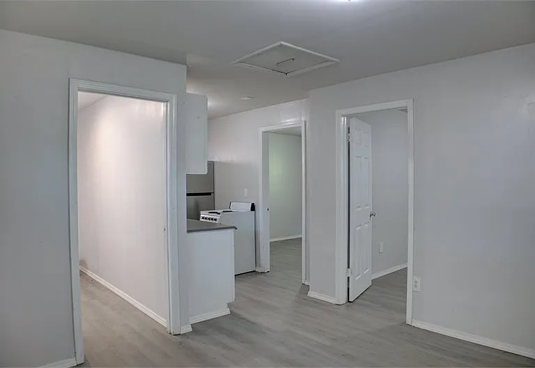 310 S 49th Ave W #R — Photo 2