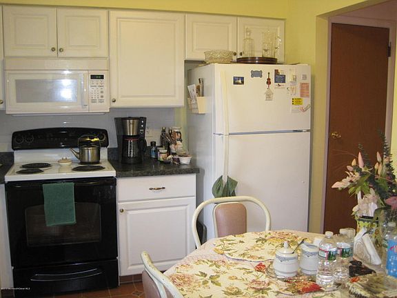 3rd image of 46 Northumberland Dr