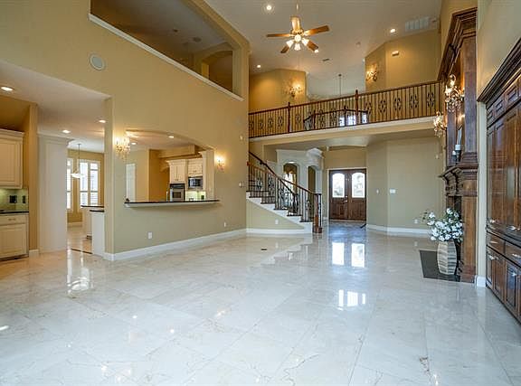 5th image of 2332 Harrisburg Ln