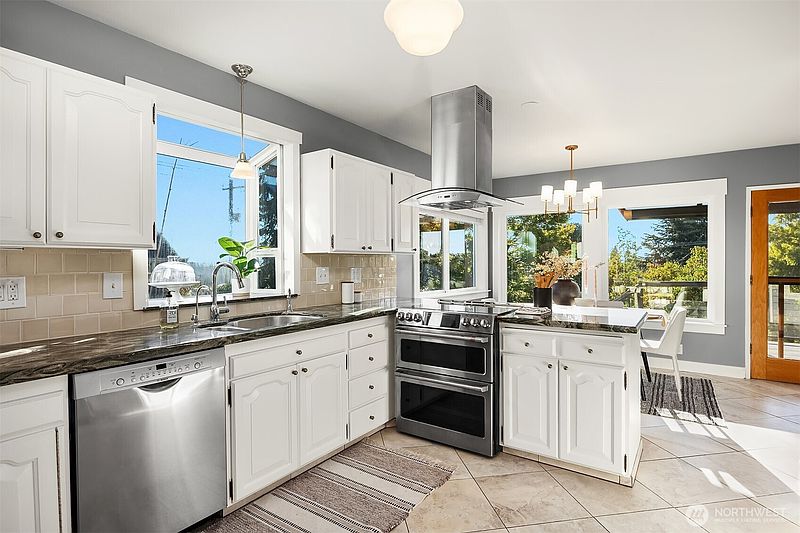 5th image of 7209 2nd Avenue NW