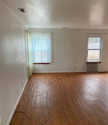 2nd image of 420 Wedgewood Cir