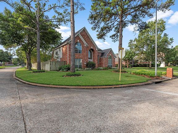 5th image of 20003 Powerscourt Dr