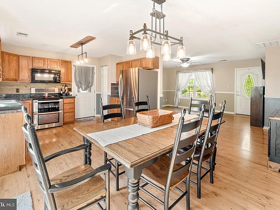 3rd image of 17207 Carty Ln