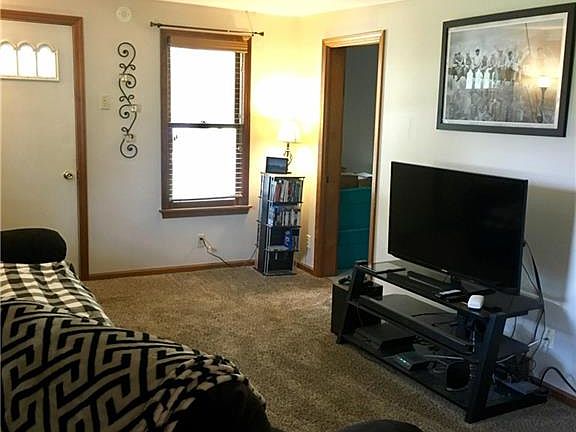 4th image of 2713 Green St