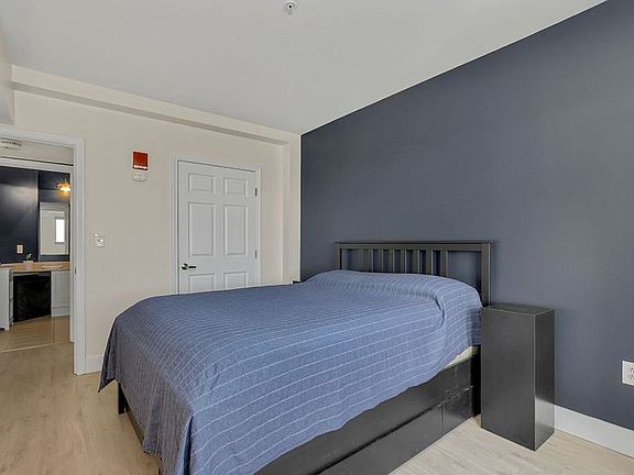 4th image of 1 Cityview Ln Unit 613