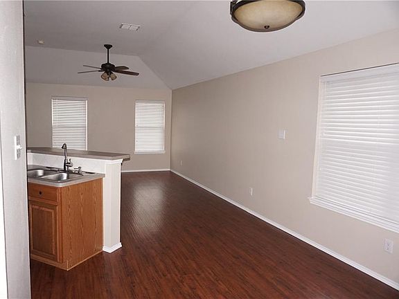5th image of 4000 Summerhill Ln