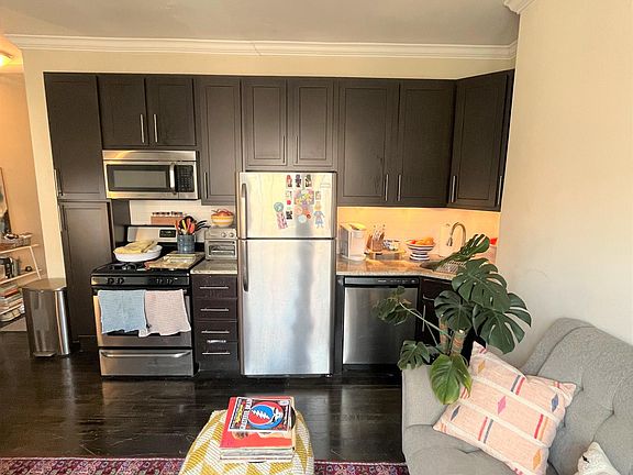 5th image of 4725 N Lincoln Ave APT 3H