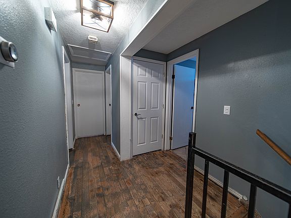3rd image of 940 Smith Dr