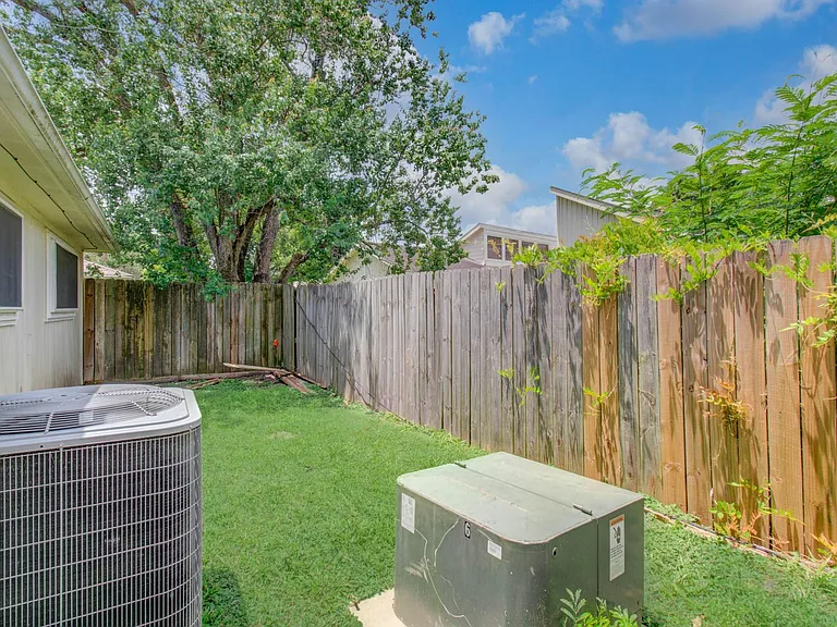 10606 Beckfield Dr — Photo 43