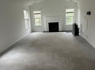 112 E Fabish Dr, Buffalo Grove, IL 60089
