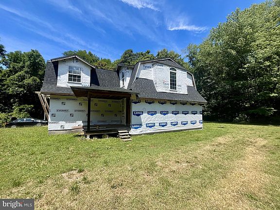 2nd image of 21400 Lovers Ln