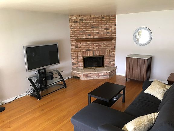 5th image of 10001 Marion Ave