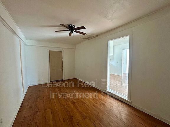 5th image of 547 Browning St