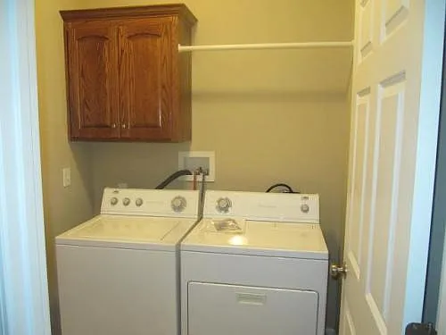 1204 Cottonwood Ct — Photo 13