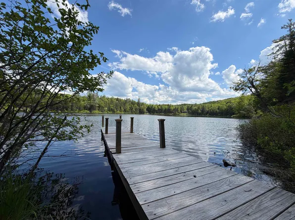 5 Shore Road, Grafton, NH 03240